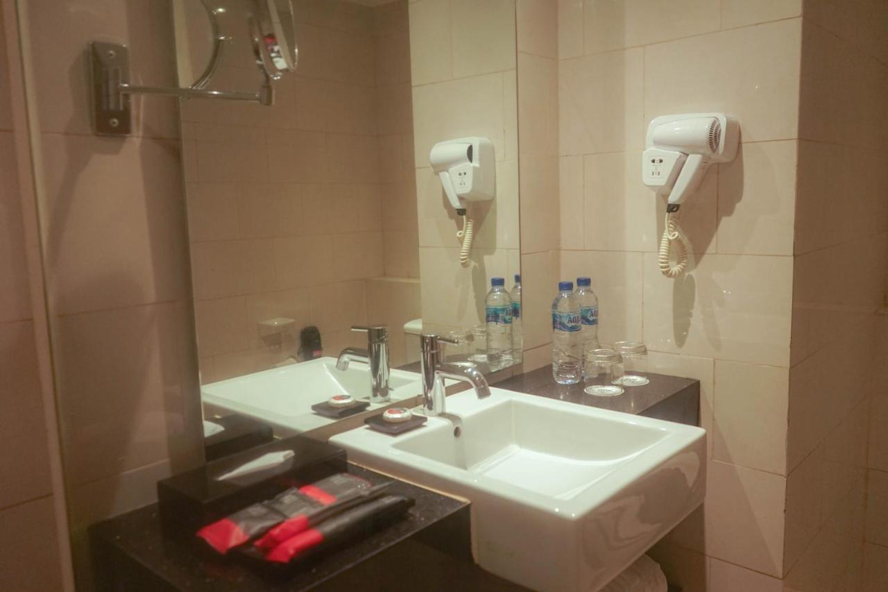 The Premiere Hotel Pekanbaru Extérieur photo