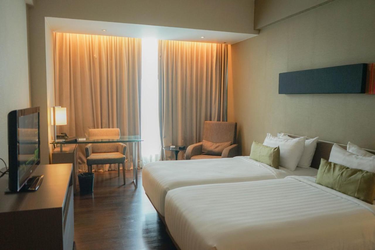 The Premiere Hotel Pekanbaru Extérieur photo