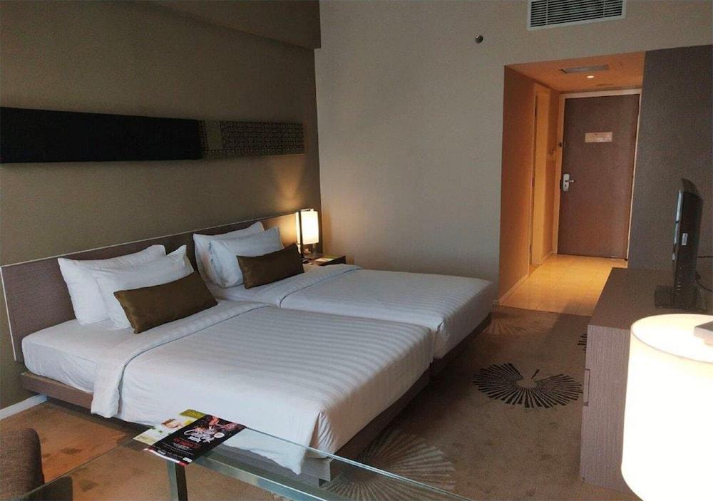 The Premiere Hotel Pekanbaru Extérieur photo