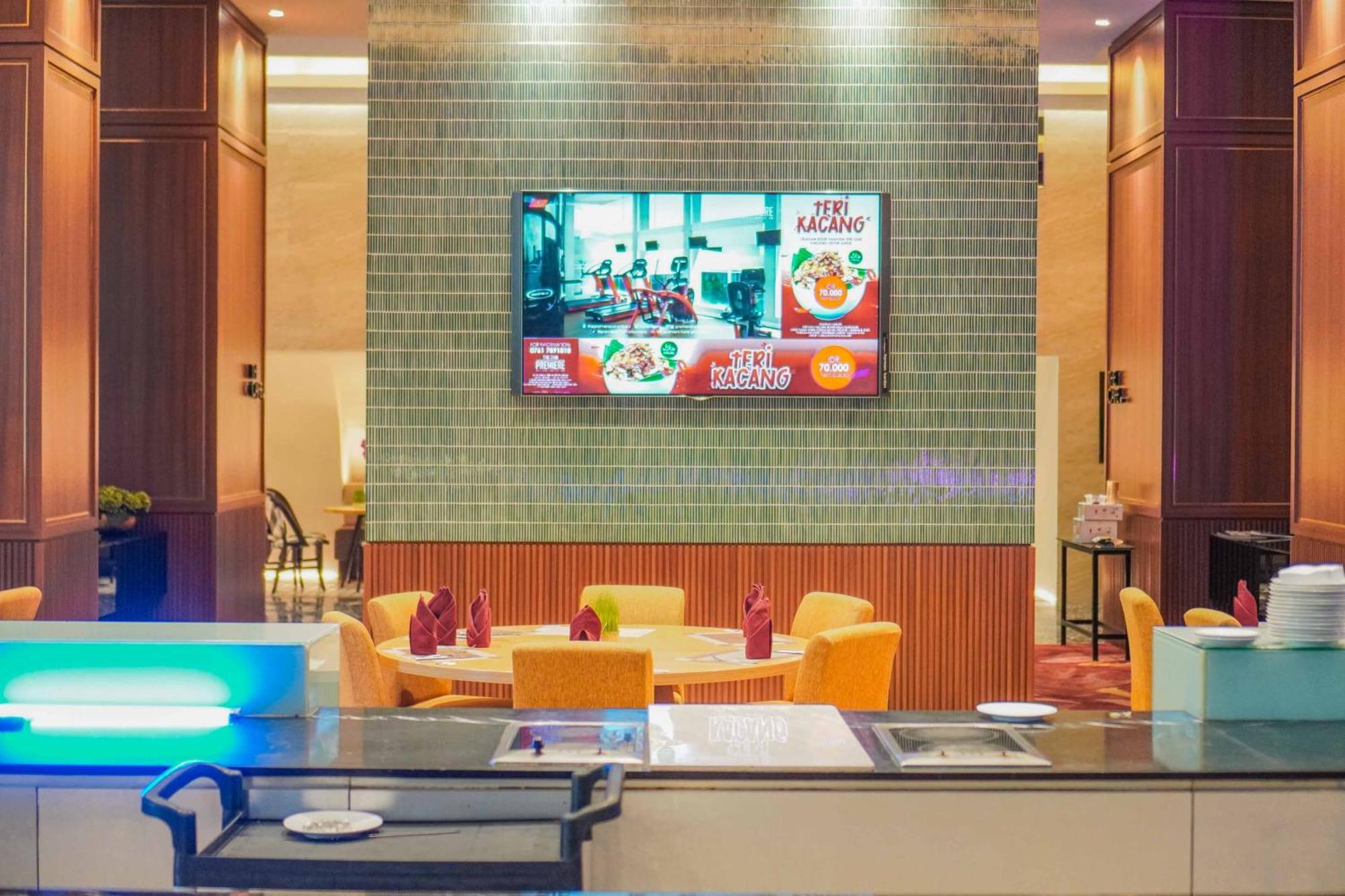 The Premiere Hotel Pekanbaru Extérieur photo